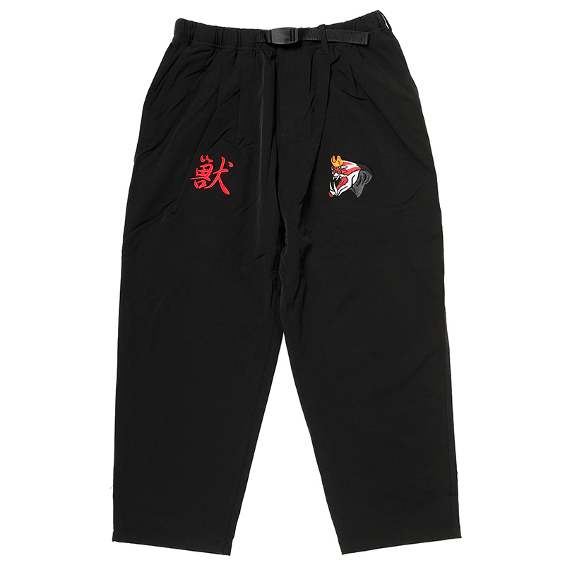 RADIO EVA A081 THE BEAST EMBROIDERY Tapered Pants/BLACK